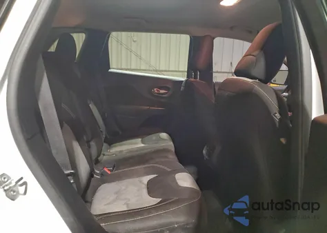 2016 Jeep Cherokee Sport z USA, uszkodzony, nr VIN 1C4PJMAB6GW182281